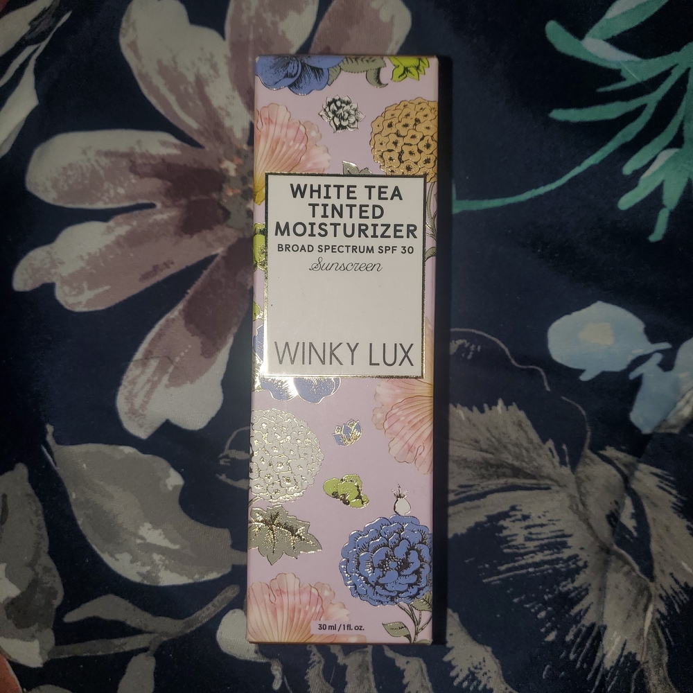 Winky Lux White Tea Tinted Moisturizer